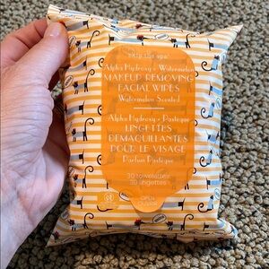 Alpha Hydroxy Watermelon Makeup Removing Wipes